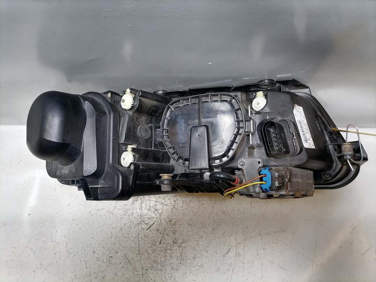 VW Passat 3BG original Xenonscheinwerfer vorn links leicht vergilbt Bj.2005